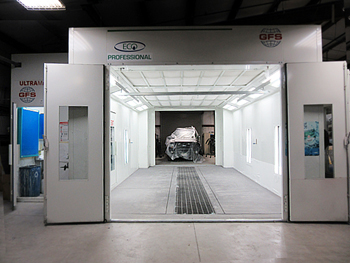 A White Auto Paint Booth
